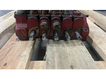 Hydraulics for Agricultural machinery Rozdzielacz Manitou 626 | 628 - Sekcja Rozdzielacza: picture 4 Hydraulics for Agricultural machinery Rozdzielacz Manitou 626 | 628 - Sekcja Rozdzielacza: picture 4