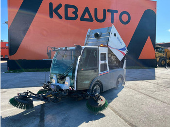 Road sweeper Dulevo 2000 SKY FIRST REGISTRATION 09.2015: picture 2