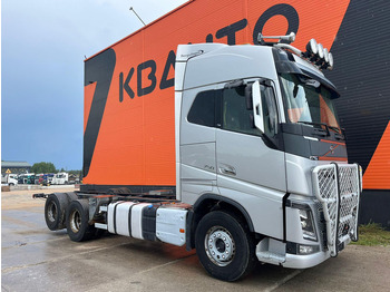 Cab chassis truck Volvo FH 750 6x4 CHASSIS L=6970 / RETARDER / PTO / TANDEM AXLE LIFT: picture 3 Cab chassis truck Volvo FH 750 6x4 CHASSIS L=6970 / RETARDER / PTO / TANDEM AXLE LIFT: picture 3