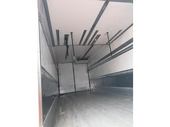 Refrigerator truck Renault D-Series Wide 320: picture 4