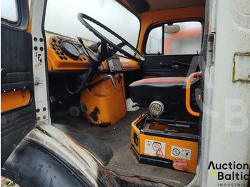 Truck mounted aerial platform Mercedes-Benz Lako 911: picture 5