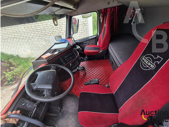 Tractor unit Volvo FH12: picture 5