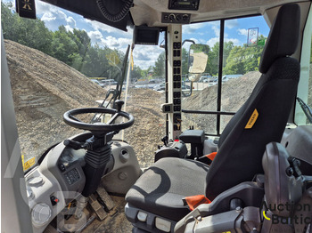 Wheel loader Volvo L 90: picture 5