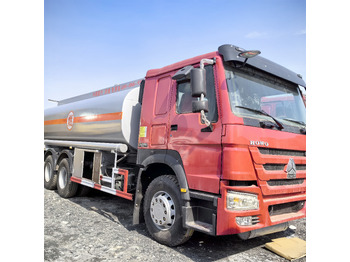 Tank truck SINOTRUK Howo 6x4: picture 2