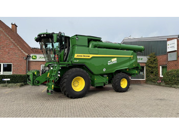 Combine harvester JOHN DEERE