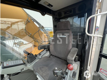 Crawler excavator Liebherr R946LC: picture 5