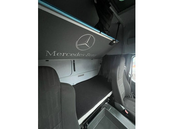Curtainsider truck Mercedes-Benz 1324 4X2 Koffer Plane 6 to. Hebebühne Mercedes-Benz 1324 4X2 Koffer Plane 6 to. Hebebühne: picture 3