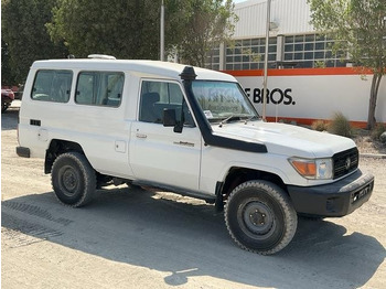 Car TOYOTA Land Cruiser