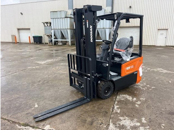 Electric forklift DOOSAN