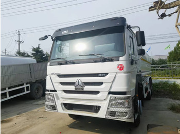 Tank truck SINOTRUK HOWO