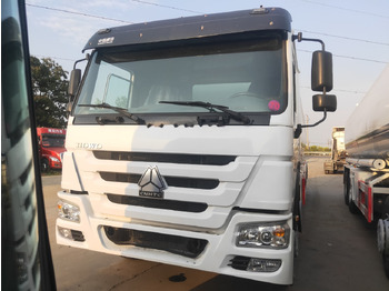 Tank truck SINOTRUK HOWO