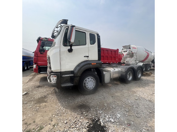 Tractor unit SINOTRUK