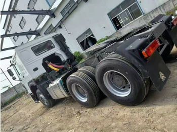 Tractor unit Sinotruk HOWO 371 Tractor: picture 4