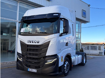 Tractor unit IVECO