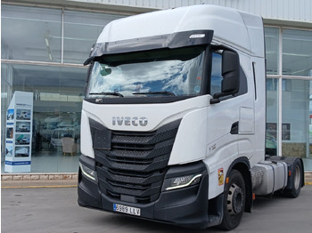 Tractor unit IVECO