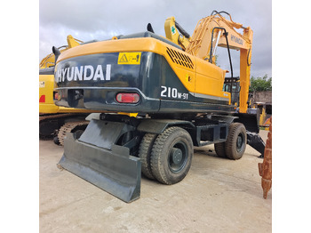 Wheel excavator HYUNDAI