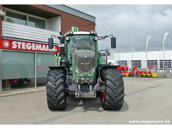 Farm tractor FENDT 826 Vario