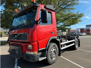 Cab chassis truck VOLVO FM