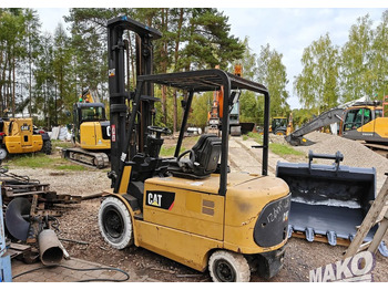 Electric forklift CATERPILLAR EP