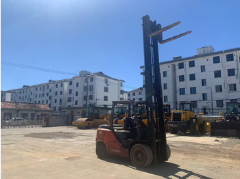 Diesel forklift Toyota Forklift 5 ton Diesel Forklift FD50 with 5m High Mast: picture 2 Diesel forklift Toyota Forklift 5 ton Diesel Forklift FD50 with 5m High Mast: picture 2