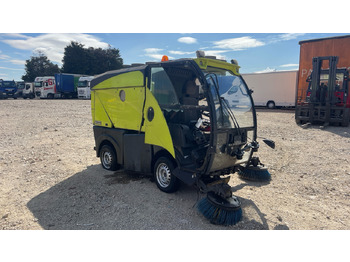 Road sweeper JOHNSTON: picture 2 Road sweeper JOHNSTON: picture 2