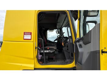Tractor unit RENAULT T 430: picture 5