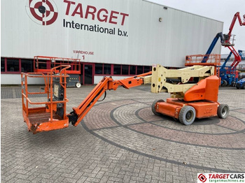 Articulated boom JLG
