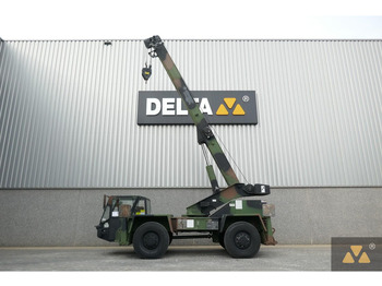 Rough terrain crane TEREX