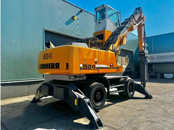 Waste/ Industry handler Liebherr A 924 C: picture 4