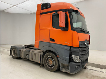 Tractor unit Mercedes-Benz Actros 1945: picture 3