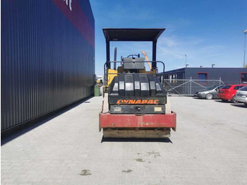 Roller Dynapac CC 421: picture 2