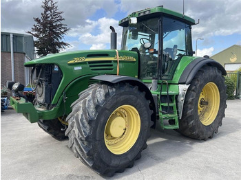 Farm tractor JOHN DEERE 7820