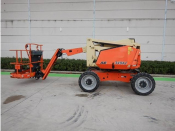 Articulated boom JLG
