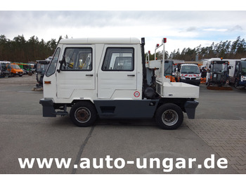 Pushback tractor Multicar M26 Champion Flugzeugschlepper Doka GSE Airport Push Back Industrieschlepper: picture 3 Pushback tractor Multicar M26 Champion Flugzeugschlepper Doka GSE Airport Push Back Industrieschlepper: picture 3