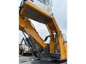 Waste/ Industry handler Liebherr LH 30 M: picture 2