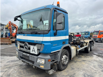 Container transporter/ Swap body truck MERCEDES-BENZ Actros 2641