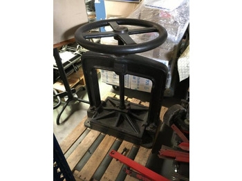 Binding machine