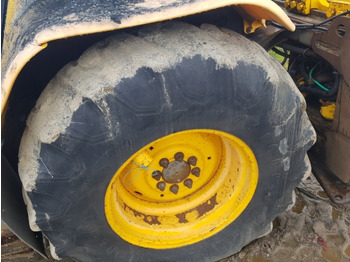 Wheel and tire package for Agricultural machinery Fermec 860 Rear Wheel Pair 18.4-26: picture 4