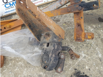 Fender Massey Ferguson 5445, 5455 Front Mudguard Bracket Kit 3784943m92, 3784944m92: picture 2