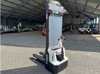 Stacker BOBCAT