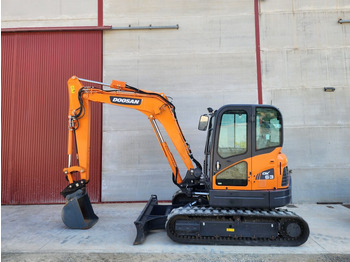 Mini excavator DOOSAN DX63