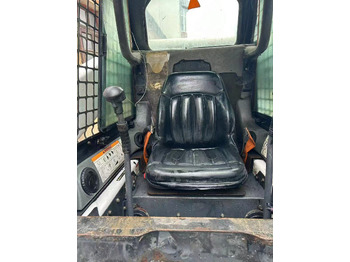 Skid steer loader Bobcat S300: picture 2