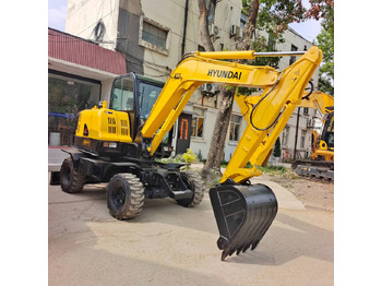 Wheel excavator HYUNDAI