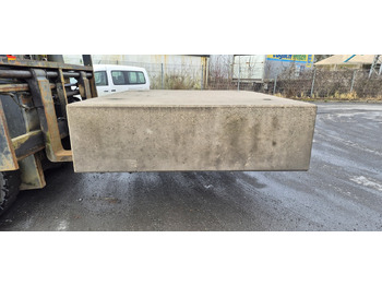 Tractor unit Mercedes-Benz Kontergewicht für SZM 8000 - 9000 kg mehr als 10 Stck.: picture 2