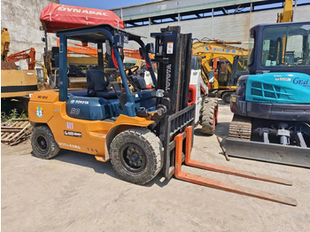 Diesel forklift TOYOTA