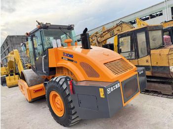 Road roller XCMG XS143J: picture 3 Road roller XCMG XS143J: picture 3