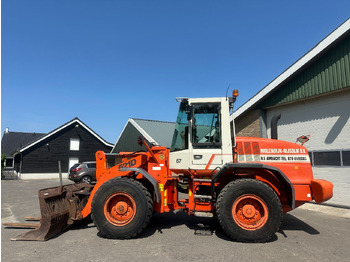 Wheel loader CASE