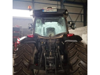 Farm tractor Valtra G, 135, Versu: picture 4