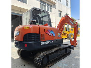 Mini excavator Doosan DH60: picture 2