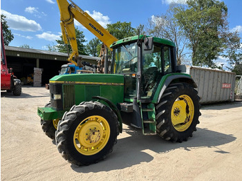Farm tractor JOHN DEERE